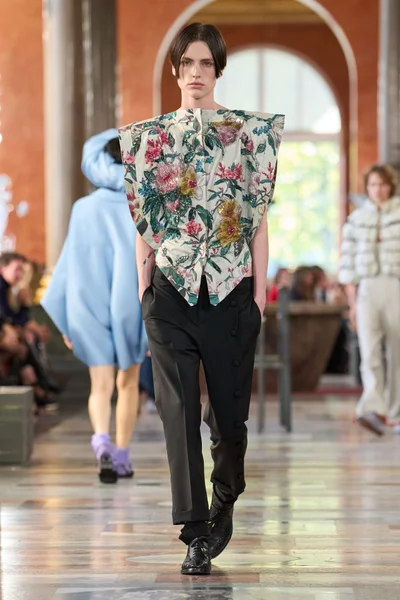 Look 35